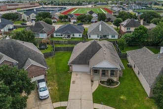 Building Photo - 21011 Narrow Gate Dr