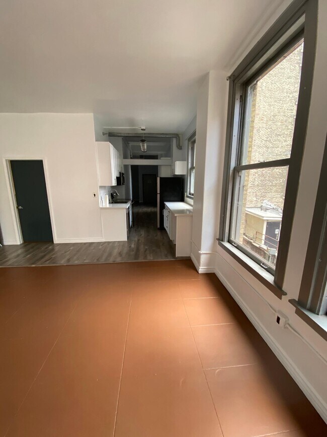 Foto del edificio - 215 W 7th St