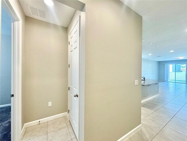 Foto del edificio - 508 Lake Smart Blvd