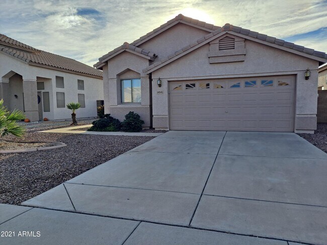 Building Photo - 14541 N 87th Ave