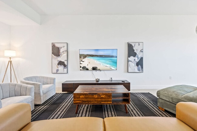 Building Photo - 605 Kemp St