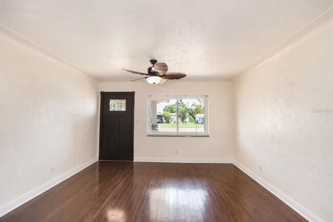Foto del edificio - 520 83rd Ave N