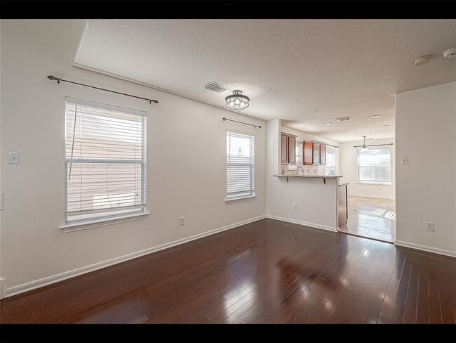 Building Photo - 10819 Waterfern Ct