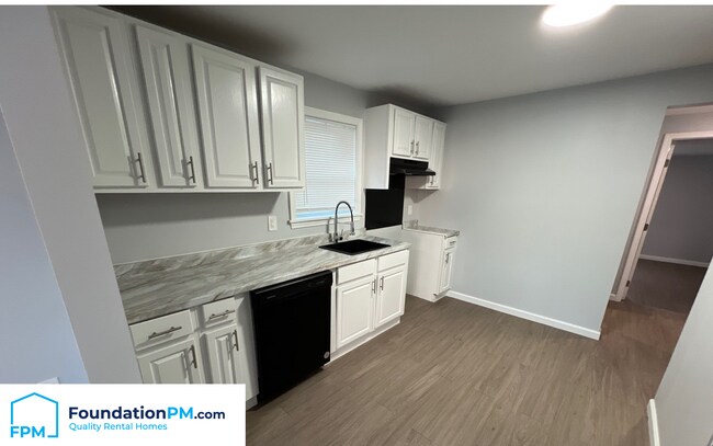 Building Photo - 2115 Howell Ave