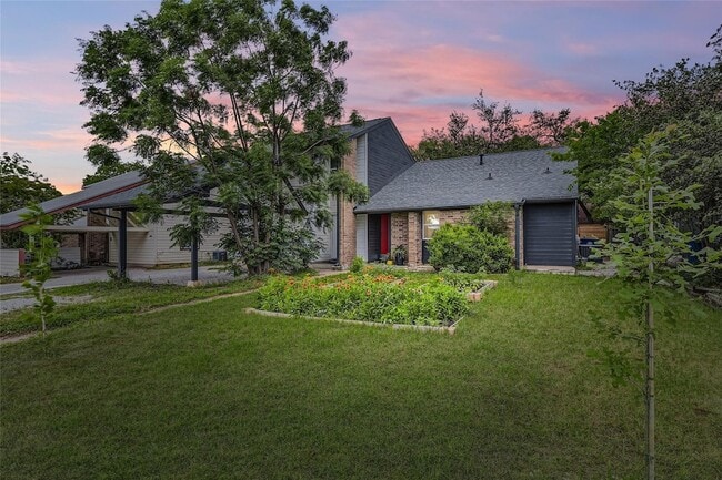 Building Photo - 6807 Woodhue Dr