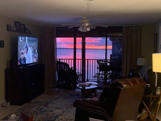 Fotografía del edificio - 201 International Dr