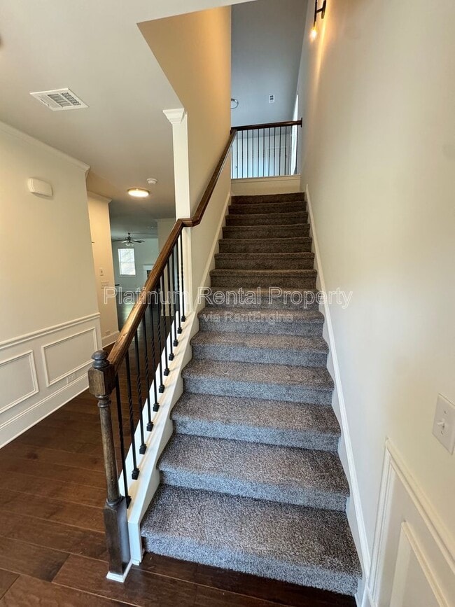Building Photo - 4305 Huron Dr