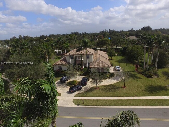 Building Photo - 2750 Jockey Cir