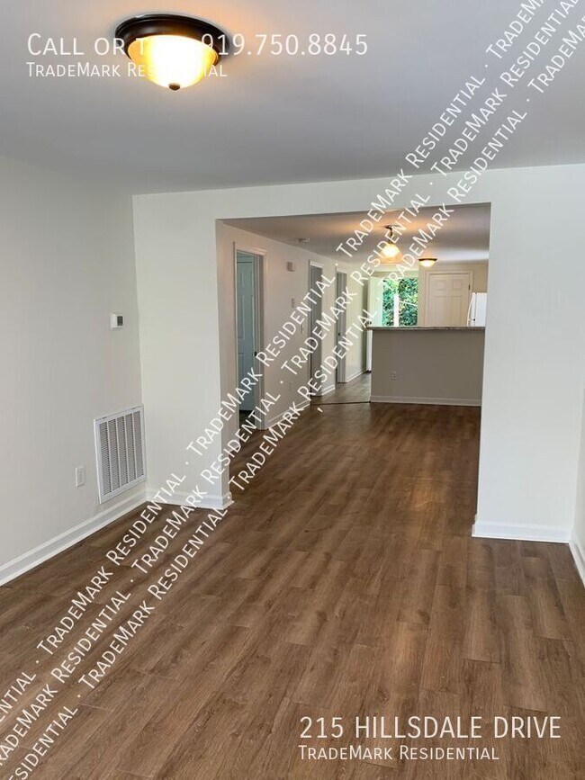 Foto del edificio - 215 Hillsdale Dr
