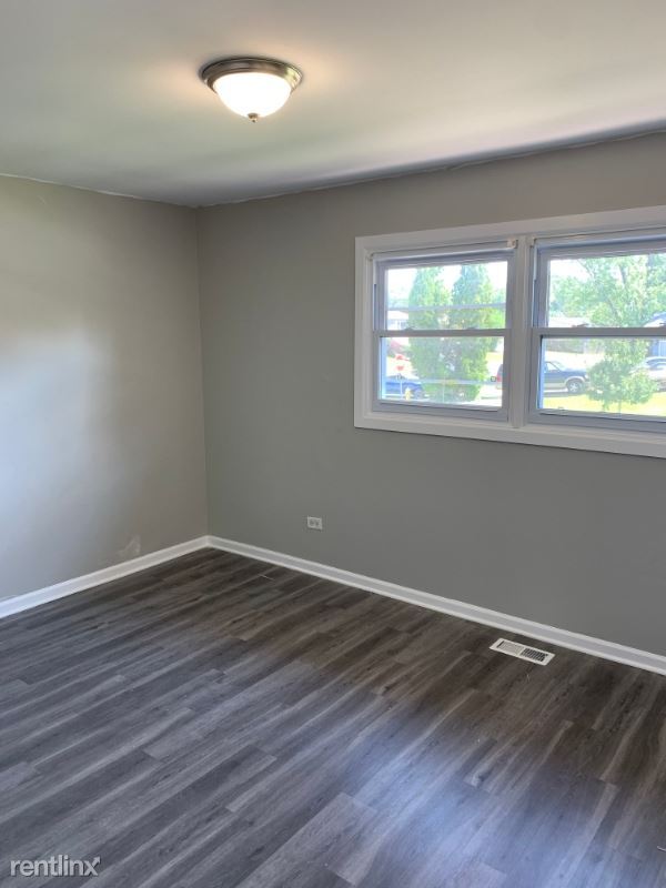 Building Photo - 5 br, 2 bath House - 4202 188th Pl