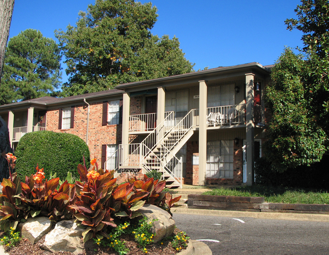 Primary Photo - Bartlett Heights Apartments