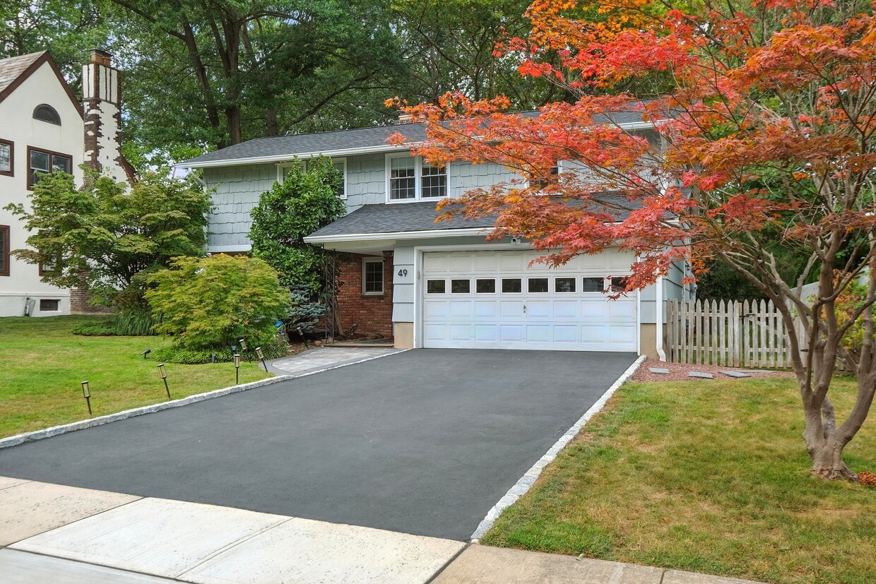Photo - 49 Canoe Brook Pkwy (Summit, NJ)