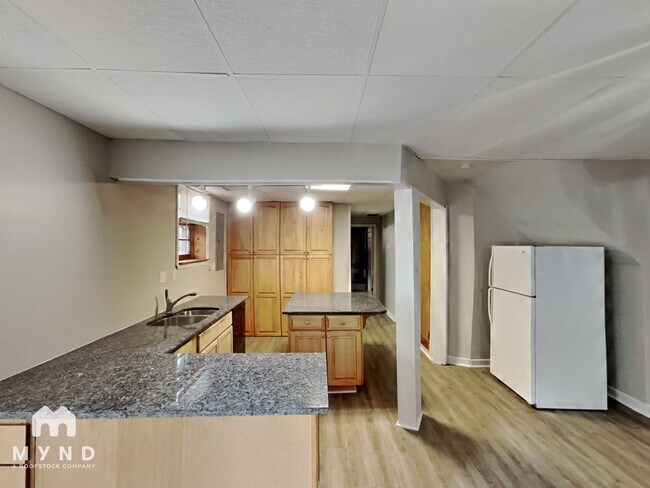 Foto del edificio - 400 Woodstream Dr