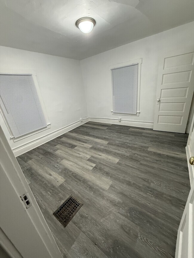 Foto del edificio - 1247 Selma Rd