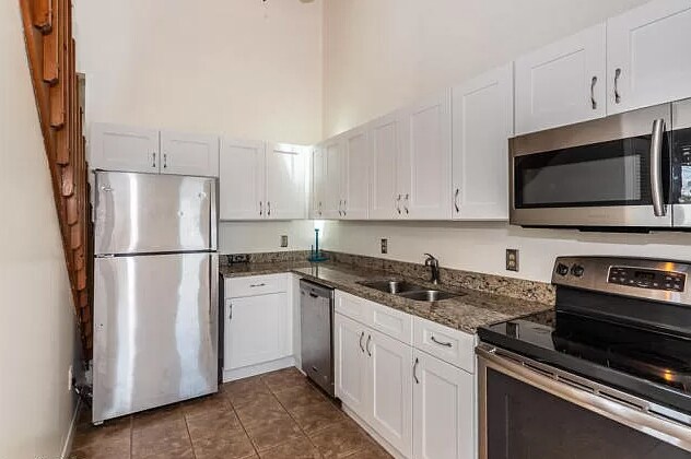Building Photo - 2042 S Ocean Shore Blvd