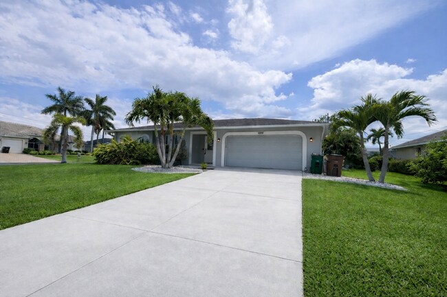 Foto del edificio - Prime Corner Lot Location — Surrounded by Luxury Homes!