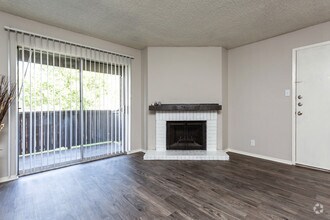 1BR, 1BA - 634SF DESIGNER  Living Room - Acadia on the Lake