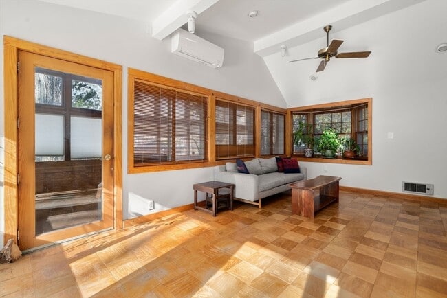 Building Photo - 22 Munroe Rd