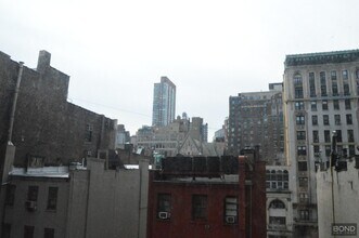 Building Photo - 160 W 73rd St