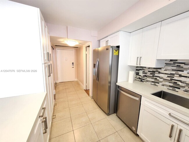 Foto del edificio - 501 Three Islands Boulevard