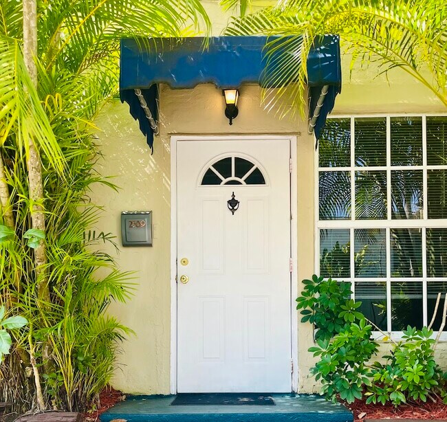 Foto del edificio - 2589 Trapp Ave