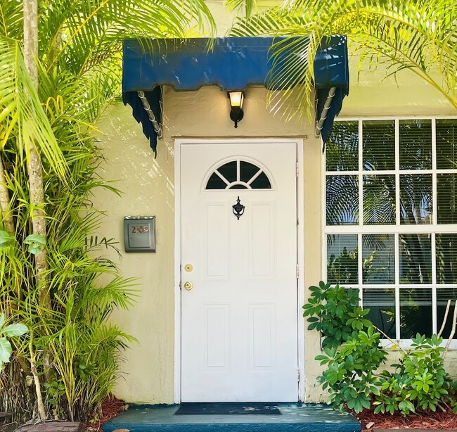 Building Photo - 2589 Trapp Ave