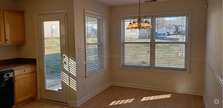 Building Photo - 1610 Beaconcrest Cir
