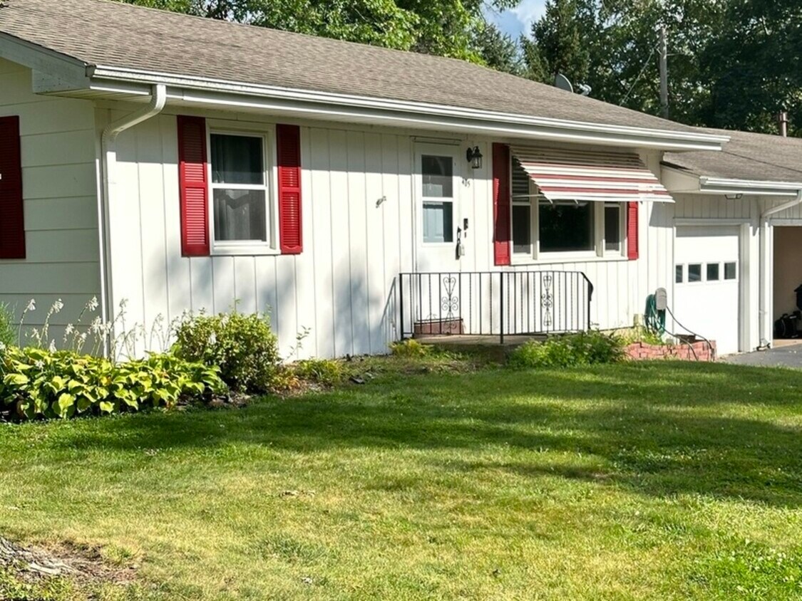 Primary Photo - 405 Warner St