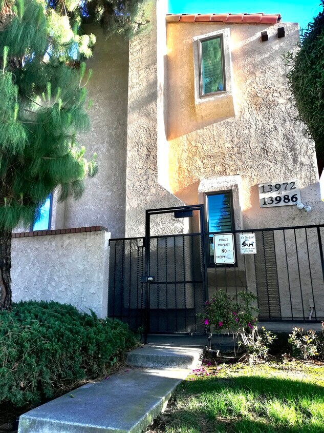 13980 Ramhurst Dr, La Mirada, CA 90638 Townhome Rentals in La Mirada