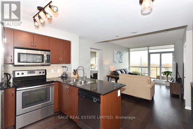 Photo du bâtiment - 2230 Lake Shore Blvd W