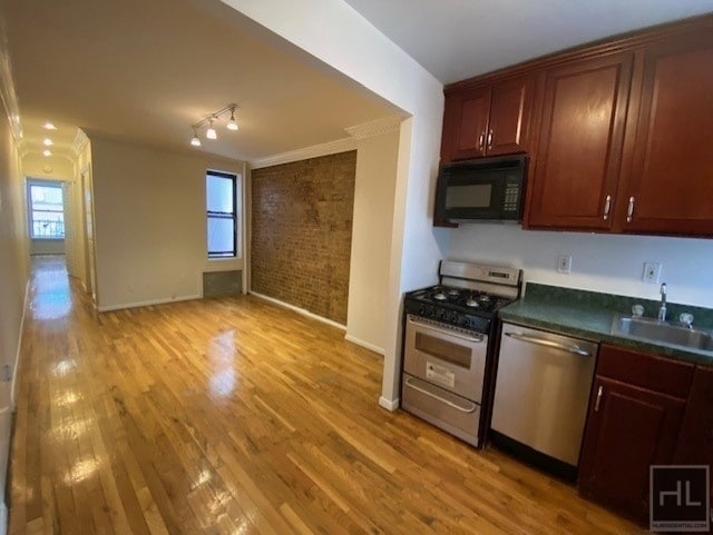 Primary Photo - 444 W 58th St