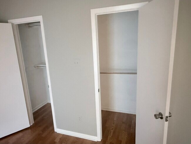 Foto del edificio - 107 Crystal Dr