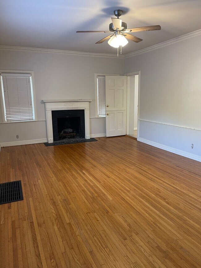 Foto del edificio - 2136 E 31st St