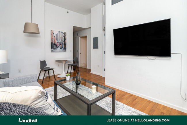 Foto del edificio - 635 W 42nd St