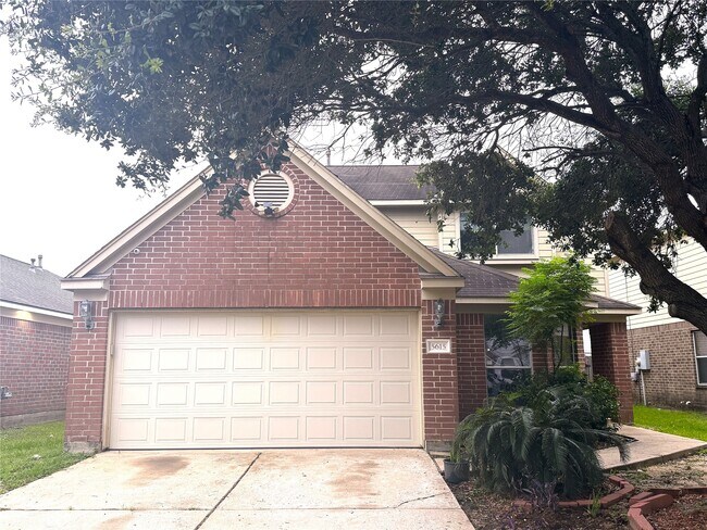 Foto del edificio - 5615 Darby Sq Trl