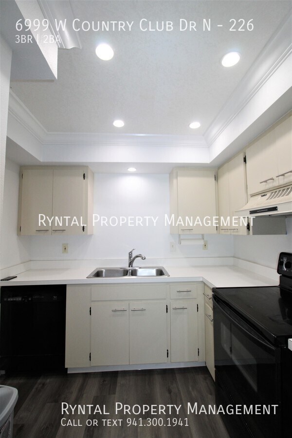 Foto del edificio - 6999 W Country Club Dr N