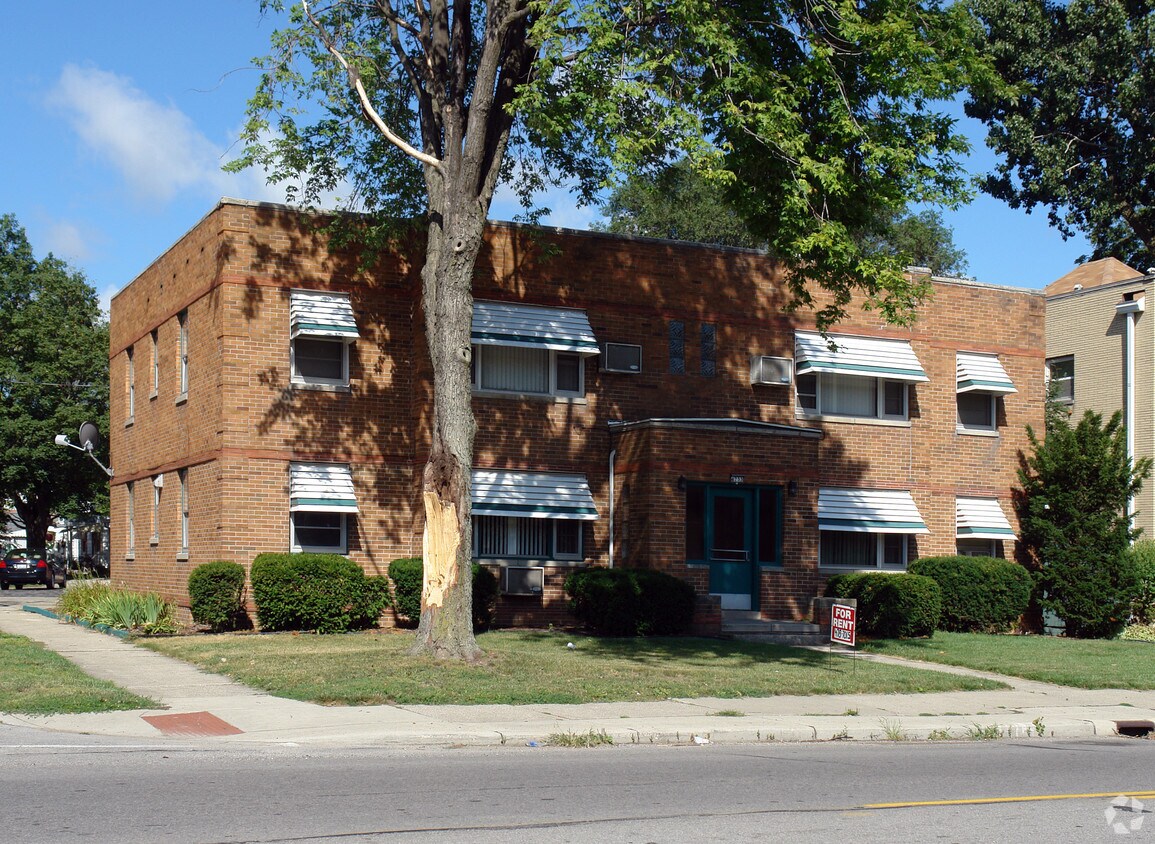 Primary Photo - 4233 Lewis Ave