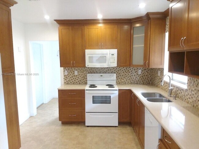 Foto del edificio - 2811 SW 79th Ave