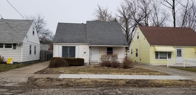 Building Photo - Old Brooklyn - 3 Bedroom Single Family Home