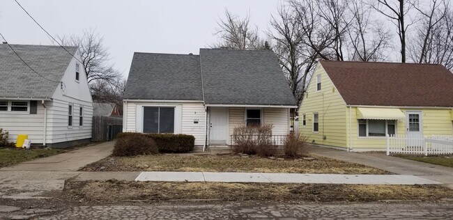 Foto del edificio - Old Brooklyn - 3 Bedroom Single Family Home
