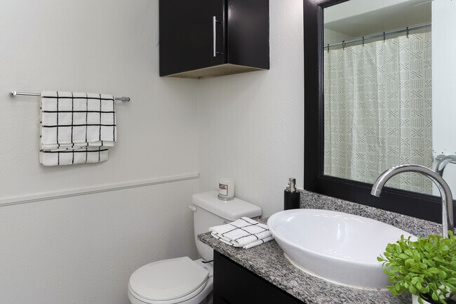 3BR, 2BA - C1 - 1117SF - The Alista Apartments