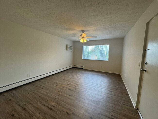 Foto del edificio - 4438 Hamilton Ave