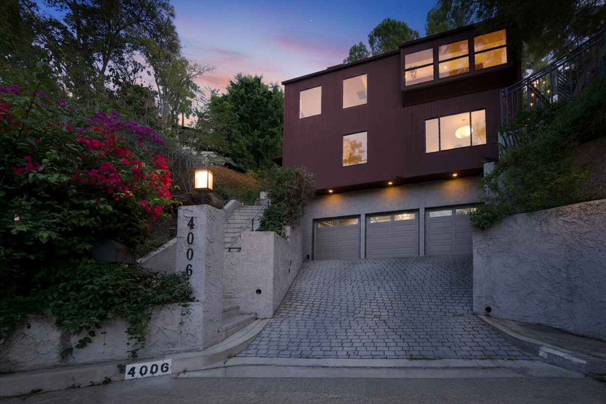 Primary Photo - 4006 Milaca Pl