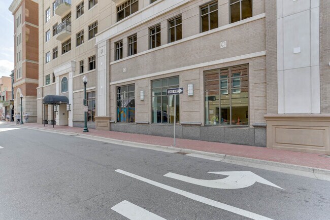 Foto del edificio - 123 College Pl