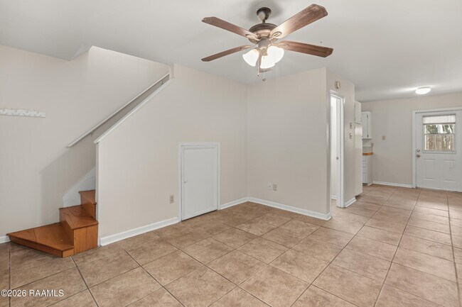Foto del edificio - 115 Woodworth Ln