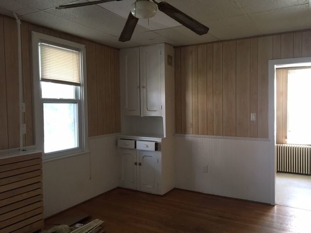Building Photo - 2 br, 1 bath House - 313 E MAIN STREET