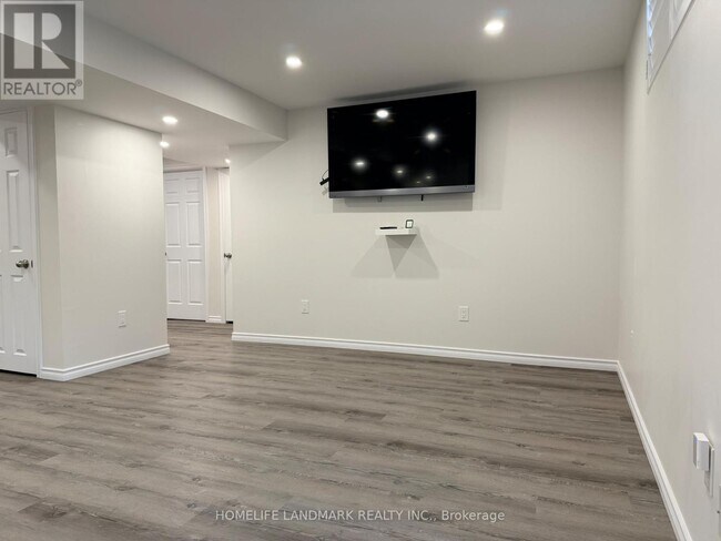 Building Photo - 2313 Secreto Dr