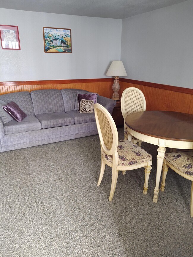 Viviendo - 297 Knoll Dr