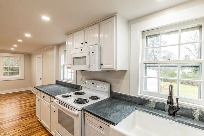 Building Photo - 7889 Blenheim Rd