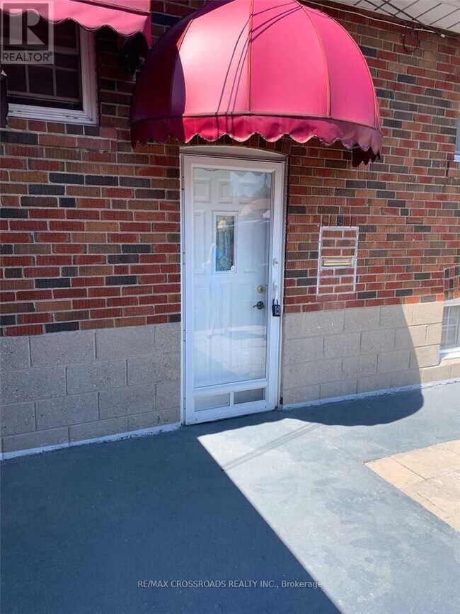 Photo du bâtiment - 16 Crosland Dr